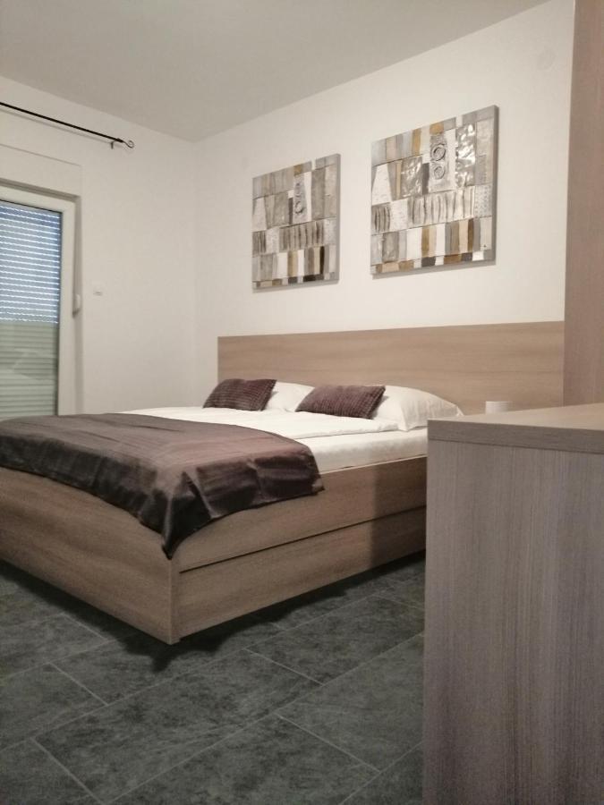 Apartments Simona لوبار المظهر الخارجي الصورة