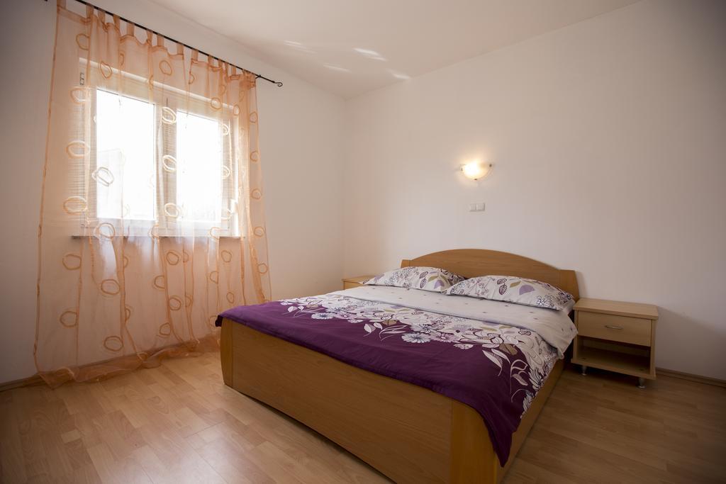 Apartments Simona لوبار الغرفة الصورة