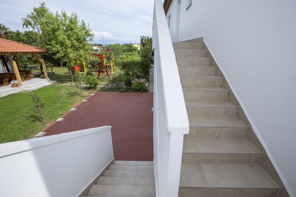 Apartments Simona لوبار المظهر الخارجي الصورة